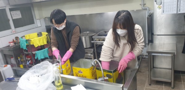 통 내부 세척 (1).jpg